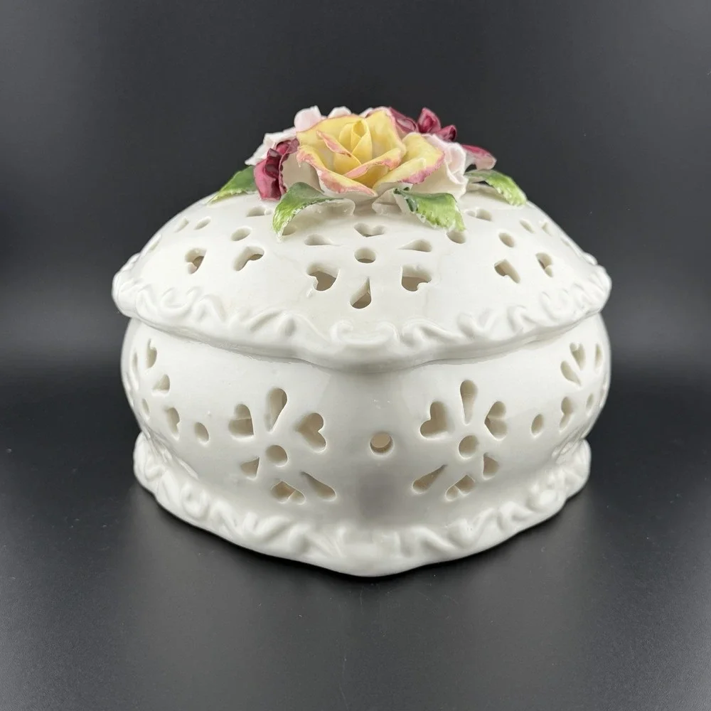 Vintage Porcelain Heart Trinket Potpourri Box Cutout Lattice Roses Excellent